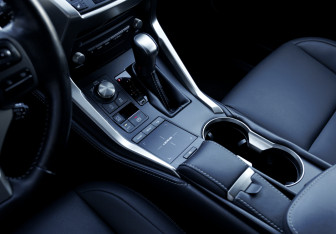 Подержанный автомобиль Lexus NX 2021 года (17 фото)