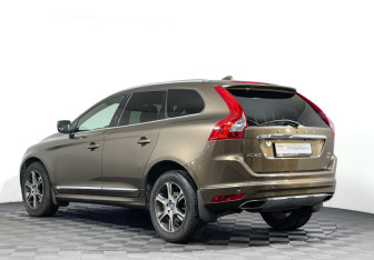 Подержанный автомобиль Volvo XC60 2014 года (7 фото)