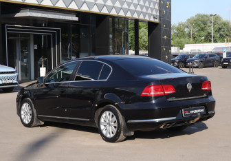 Подержанный автомобиль Volkswagen Passat Sedan 2013 года (7 фото)