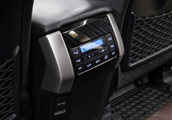 Подержанный автомобиль Toyota Land Cruiser Prado 2020 года (19 фото)