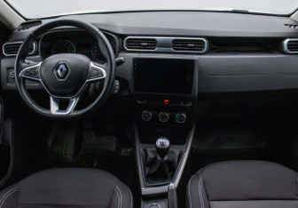 Подержанный автомобиль Renault Duster 2021 года (13 фото)