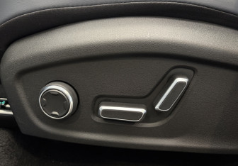 Подержанный автомобиль Geely Atlas 2024 года (14 фото)