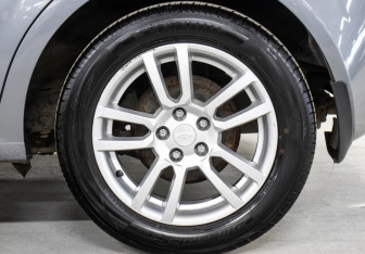 Подержанный автомобиль Chevrolet Aveo Hatchback 2013 года (21 фото)