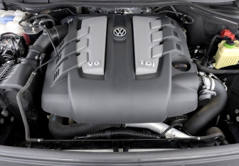 Подержанный автомобиль Volkswagen Touareg 2011 года (9 фото)