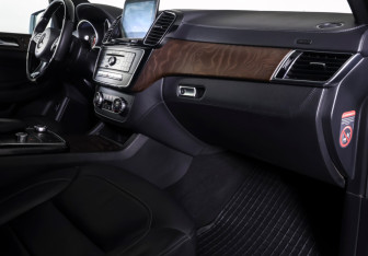 Подержанный автомобиль Mercedes-Benz GLE 2017 года (11 фото)