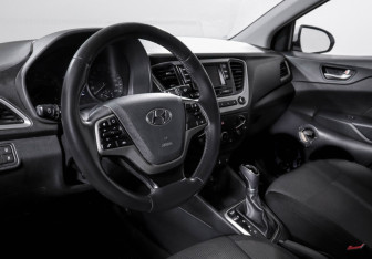 Подержанный автомобиль Hyundai Solaris Sedan 2017 года (14 фото)