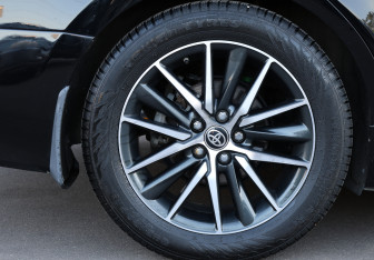 Подержанный автомобиль Toyota Camry Sedan 2021 года (25 фото)