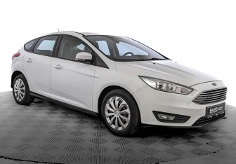 Подержанный автомобиль Ford Focus Hatchback 2018 года (3 фото)
