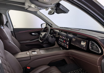 Подержанный автомобиль Exeed VX 2023 года (11 фото)