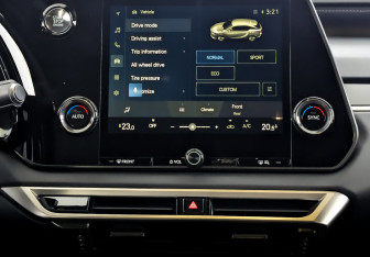 Новый Lexus RX 2025 (11 фото)