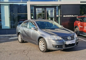 Подержанный автомобиль Volkswagen Jetta Sedan 2009 года (3 фото)