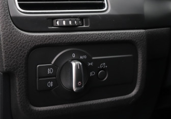 Подержанный автомобиль Volkswagen Touareg 2013 года (15 фото)