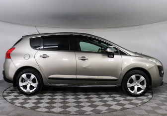 Подержанный автомобиль Peugeot 3008 2011 года (4 фото)