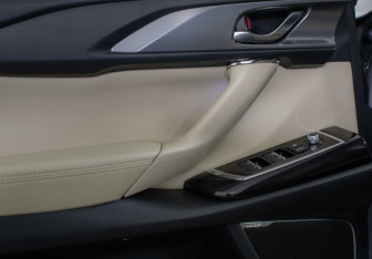 Подержанный автомобиль Mazda CX-9 2018 года (13 фото)