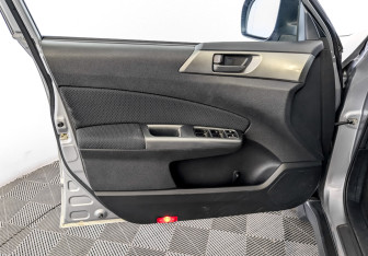Подержанный автомобиль Subaru Forester Suv 2011 года (19 фото)