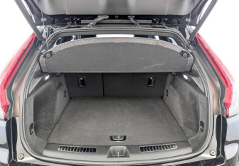 Подержанный автомобиль Cadillac XT4 2021 года (10 фото)