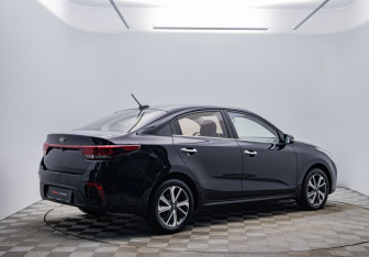 Подержанный автомобиль Kia Rio Sedan 2018 года (5 фото)