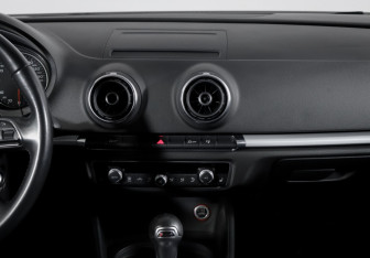 Подержанный автомобиль Audi A3 Hatchback 2014 года (12 фото)