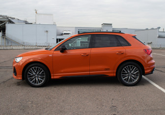 Подержанный автомобиль Audi Q3 2019 года (8 фото)
