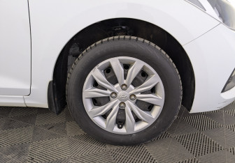 Подержанный автомобиль Hyundai Solaris Sedan 2020 года (12 фото)
