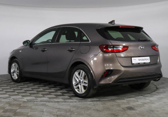 Подержанный автомобиль Kia Ceed Hatchback 2019 года (7 фото)