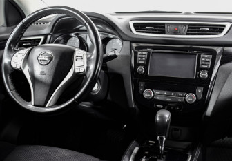 Подержанный автомобиль Nissan Qashqai 2017 года (15 фото)