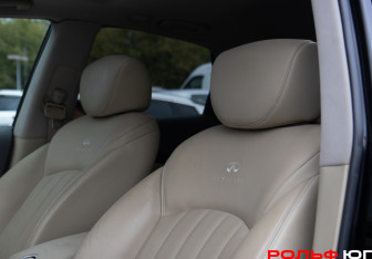 Подержанный автомобиль Infiniti EX 2008 года (14 фото)