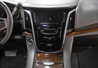 Подержанный автомобиль Cadillac Escalade Suv 2019 года (15 фото)