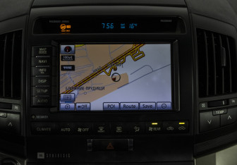 Подержанный автомобиль Toyota Land Cruiser Suv 2010 года (17 фото)