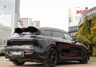 Подержанный автомобиль Voyah Free 2023 года (5 фото)