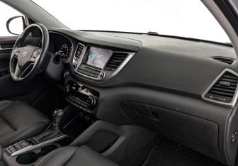 Подержанный автомобиль Hyundai Tucson 2016 года (13 фото)