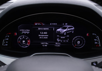 Подержанный автомобиль Audi Q7 2019 года (12 фото)