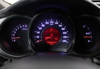 Подержанный автомобиль Kia Ceed Wagon 2016 года (12 фото)