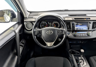 Подержанный автомобиль Toyota RAV4 2019 года (21 фото)