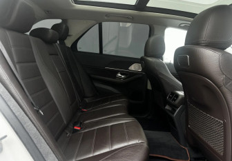 Подержанный автомобиль Mercedes-Benz GLE 2019 года (11 фото)