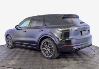 Подержанный автомобиль Porsche Cayenne 2021 года (7 фото)