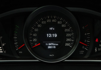 Подержанный автомобиль Volvo V40 Hatchback 2014 года (19 фото)