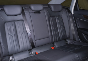 Подержанный автомобиль Audi A6 Sedan 2019 года (15 фото)