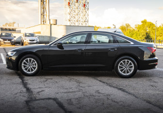 Подержанный автомобиль Audi A6 Sedan 2022 года (8 фото)