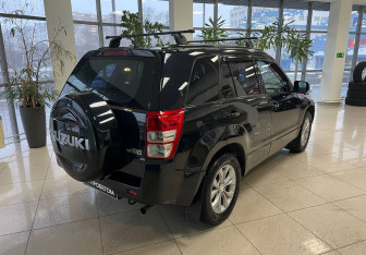Подержанный автомобиль Suzuki Grand Vitara 2013 года (5 фото)