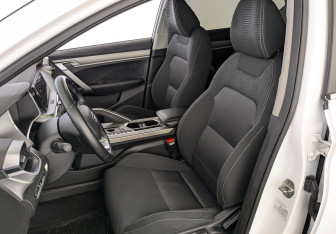 Подержанный автомобиль Geely Coolray 2023 года (20 фото)