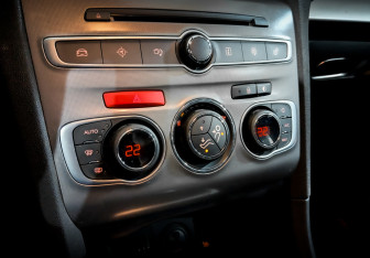 Подержанный автомобиль Citroen C4 Sedan 2021 года (25 фото)