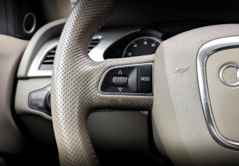 Подержанный автомобиль Audi A4 allroad 2010 года (29 фото)