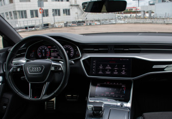 Подержанный автомобиль Audi A7 2018 года (15 фото)