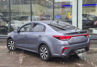 Подержанный автомобиль Kia Rio Sedan 2017 года (6 фото)