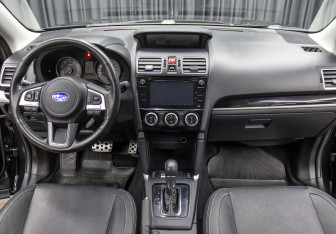 Подержанный автомобиль Subaru Forester Suv 2017 года (14 фото)