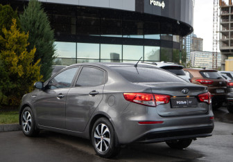 Подержанный автомобиль Kia Rio Hatchback 2020 года (5 фото)