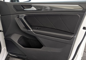 Подержанный автомобиль Volkswagen Tiguan 2017 года (25 фото)