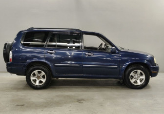 Подержанный автомобиль Suzuki Grand Vitara 2001 года (4 фото)