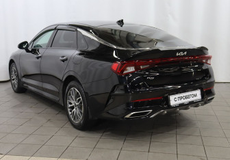 Подержанный автомобиль Kia K5 2021 года (6 фото)
